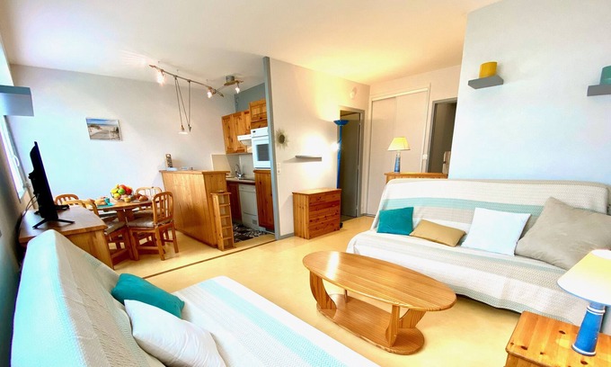 Courseulles-sur-Mer Apartment | Taphao YourHostHelper