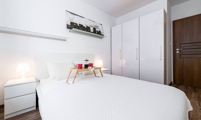 Krzyki Apartment | Tarnogaj Apartment - Terrace, Park nearby