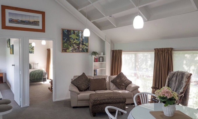 Tawa House | Tawa Retreat - Wellington Holiday Home