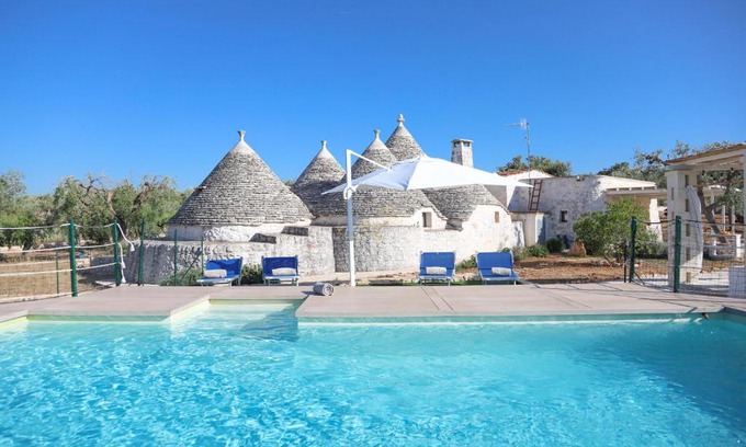 Triggianello House | TD Trulli Albapetra Pool & Olive Trees