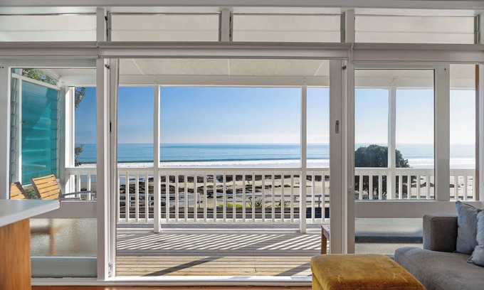 Ahipara House | Te Hu - Ahipara Beachfront Bach