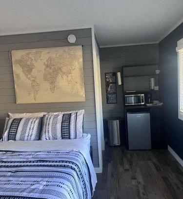 Roscommon Apartment | TeePee Room 16-Newly Renovated