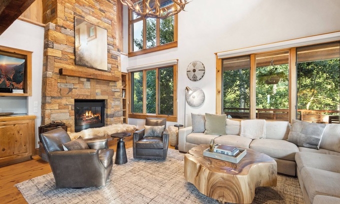 Mountain Village Condo | Telemark A: Ski-In/Out Luxury with Mountain Views
