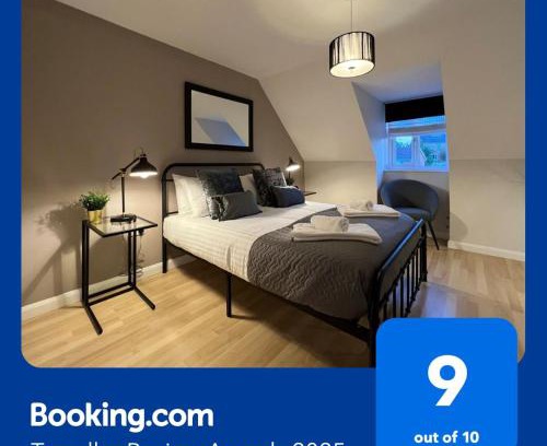 Telford House | Telford Townhouse with Parking and Garden