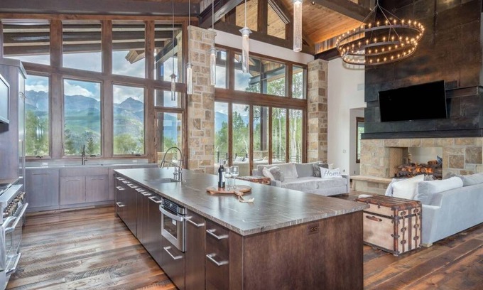 Timber Ridge House | Telluride Views Estate - 1.4 miles to skiing