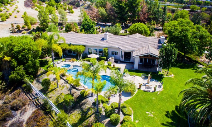 Temecula Villa | Temecula Wine Country Estate with sweeping views of Temecula Valley