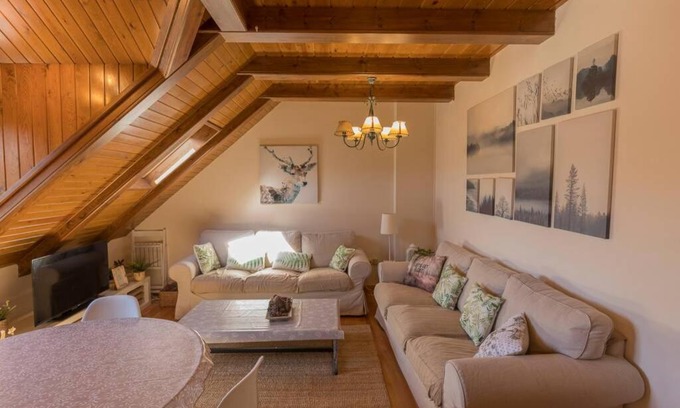 Sallent de Gallego Apartment | Tensina ❅ Acogedor salón y gran terraza privada ❀