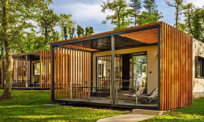 Njivice House | Terrace Apartment with Lush Garden