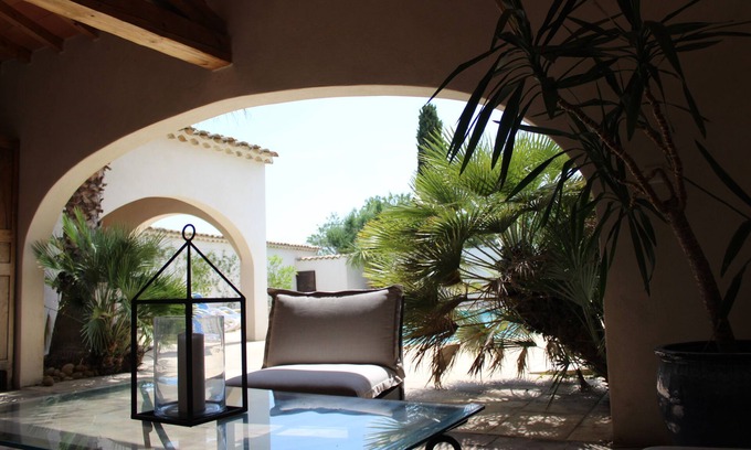 Perols Apartment | Terrasses 300 m2, Pool House 60 m2, Piscine au sel et son Jardinet Pour ce T2