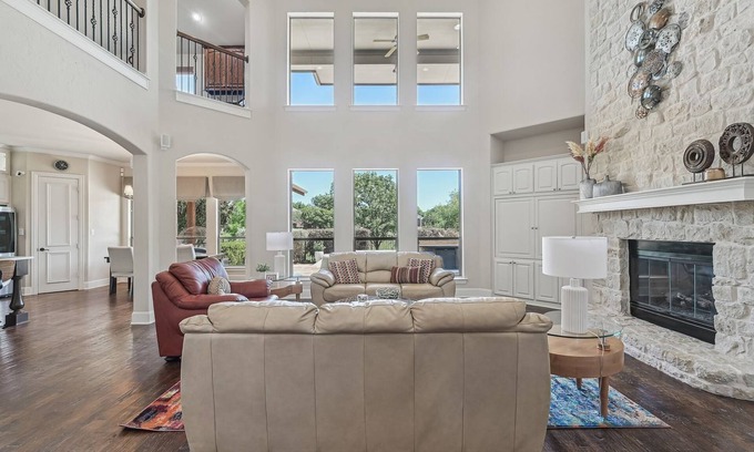 Frisco House | Terrific 5-bedroom house with heated spa pool in Frisco