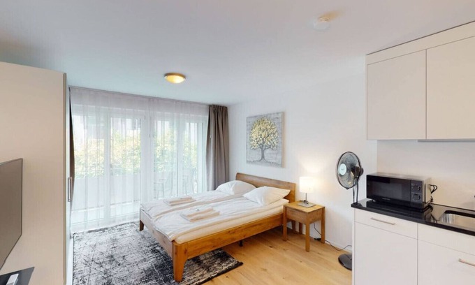 District 6 Apartment | Terrific studio in the city center, sunny (Sun 2)