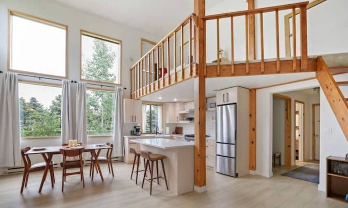 South Park House | Teton Cabin- Free Bikes/Paddle Boards/Kid Gear