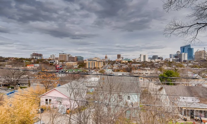 Clarksville House | Texas Capitol Loft - 30 Day or More Rental - by PMI Austin Metro