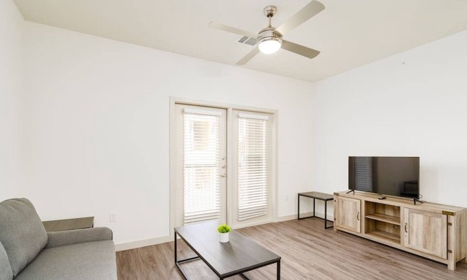 Buda Apartment | Texas Corporate Housing Professional 1BR Apartment
