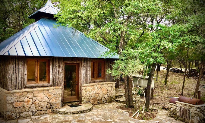 Round Mountain Apartment | Texas Hill Country Ranch Wildlife Fire Pit Full Kitchen Close to Parks