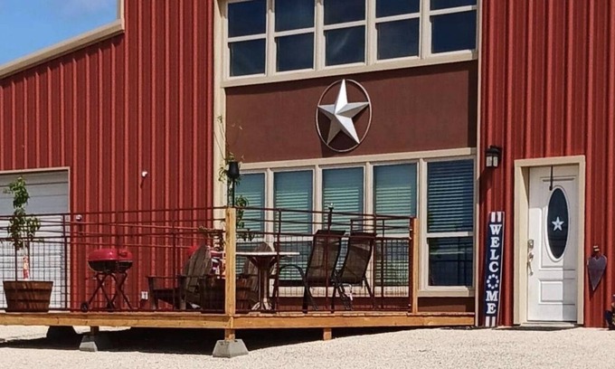 Johnson City House | Texas Hill Country. Wineries! Getaway! Enjoy the peaceful countryside.