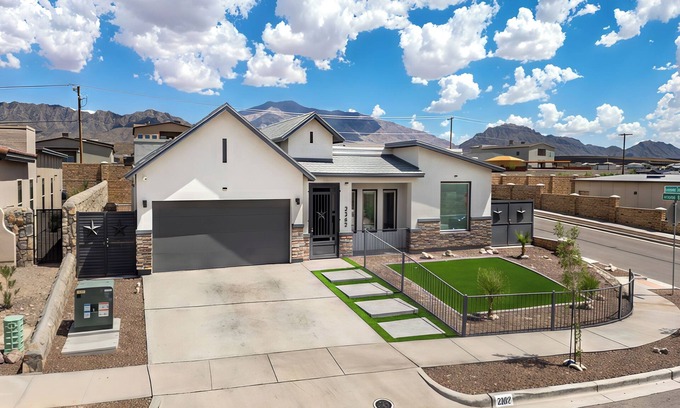 Chamberino House | Texas Modern 4BR 3BA Home with a Gazebo & Spacious Yard