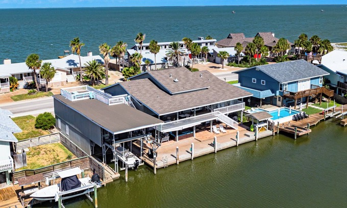 Key Allegro House | Texas Paradise! Enjoy sunrises, sunsets & waterfront views in one place.