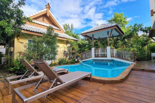 Nong Chom Villa | Thai Modern Villa with Salt Pool & Greenery Garden