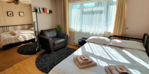 Staines House | Thames Accommodation