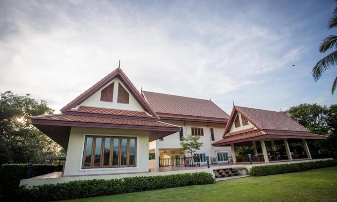 Doem Bang Nang Buat Resort | Thararin Villa