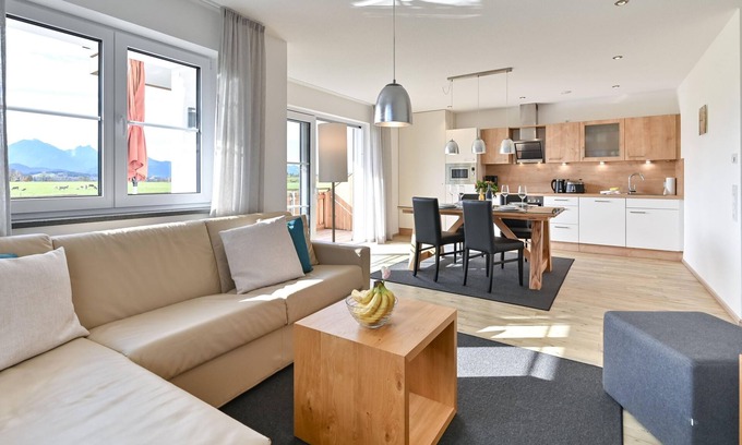 Schwangau Apartment | The 3-room apartment is located on the 1st floor.
