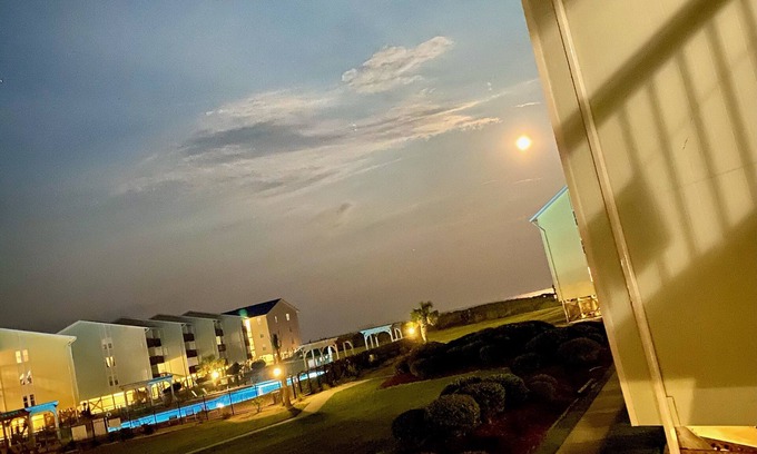 McCutcheon Field Condo | The 411! Oceanview Surf Condo- First Floor End Unitn