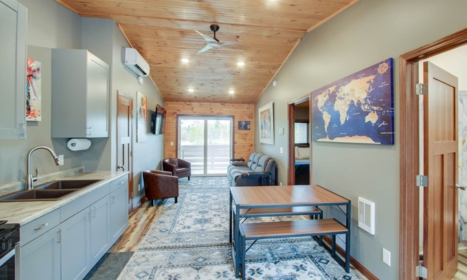 Interlochen Condo | The 4th Overlook Seeps 4, In-between Crystal Mountain and Traverse City! WI-FI