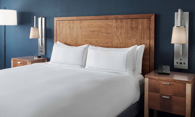 King of Prussia Hotel | The Alloy King of Prussia - a DoubleTree by Hilton