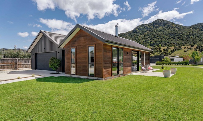 Albert Town House | The Alpine Patch - Wanaka Holiday Home