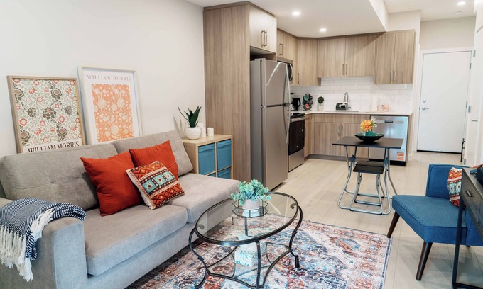 Calgary House | The Amber Suite | Close to Airport