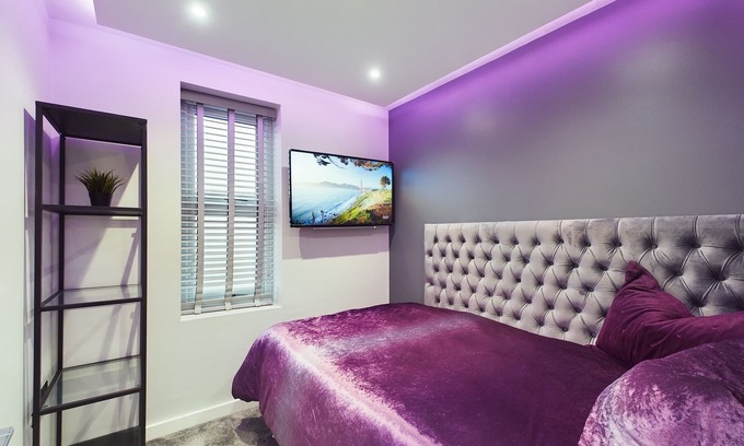 Everton Apartment | The Amethyst Modern Apartment
