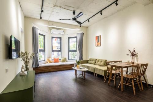 Hai Ba Trung Apartment | The Amethyst Nest Hanoi-Tranquil Stay with Rooftop & Coffee Shop-Near Old Quarter