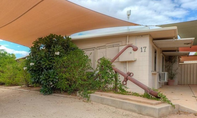 Exmouth House | The Anchor - Top location in center of town with swimming pool