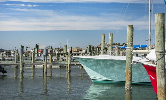 Ocracoke Hotel | The Anchorage Inn and Marina