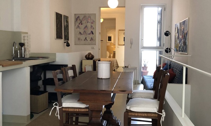 Scilla House | The Art Gallery apartment