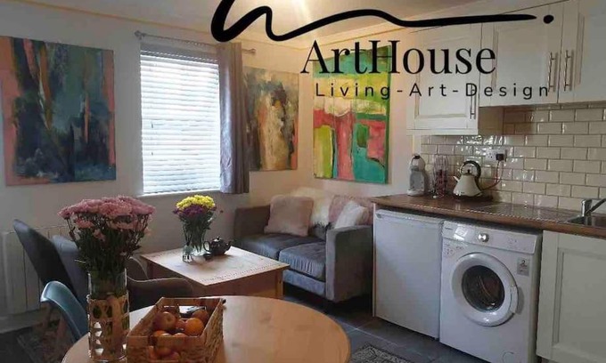 Galway City Centre Apartment | The Art House 1 Galway, Woodquay
