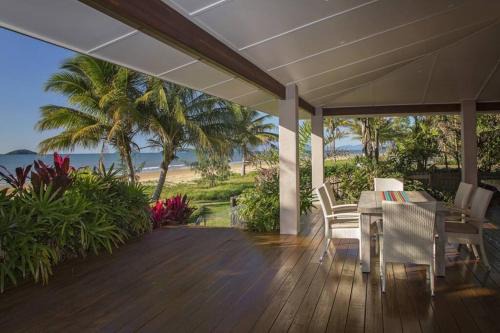 Mission Beach House | The Artist House - Absolute Beachfront