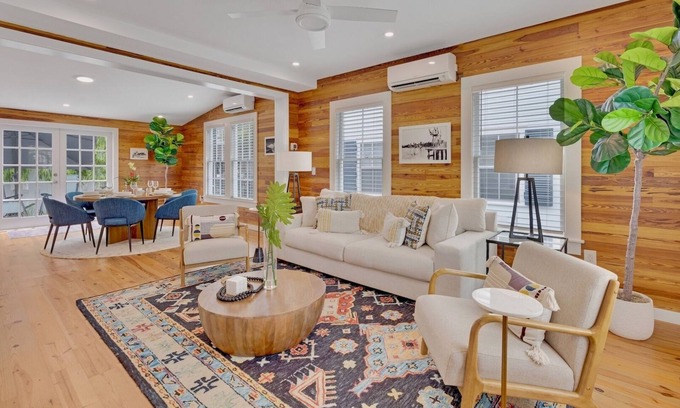 Key West Historic District House | *THE ARTIST’S AVIARY @ OLD TOWN* Newly Renovated Home & Pool + LAST KEY SERVIC