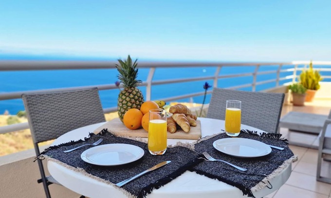 Canico Apartment | The Atlantic Lookout by LovelyStay