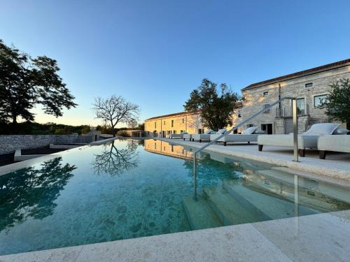 Tinjan Hotel | The B luxury countryside