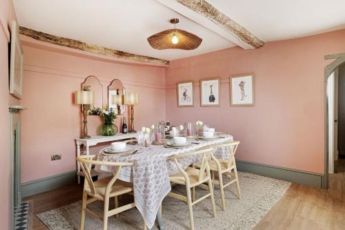 Cirencester House | The Barley Apartment at Cowley House