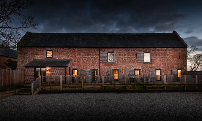 Hendrerwydd House | The Barn at Plas Ashpool (8) - a stunning converted barn sleeping 8 guests