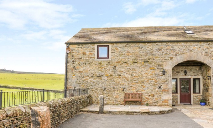 Draughton Cottage | THE BARN, family friendly in Skipton