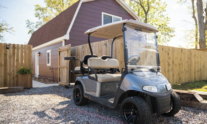 Ocean Springs Cottage | The Barn - w/GOLF CART! Close to the beach & downtown Ocean Springs!