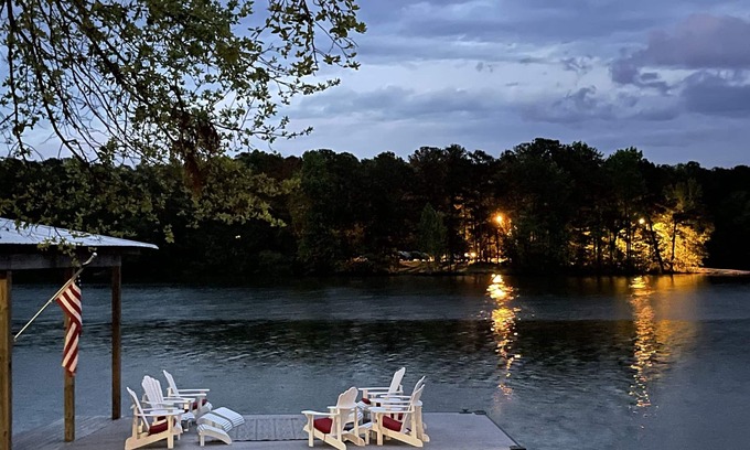 Pleasure Point House | The Bayou Lodge 11 br 9 ba is great for family gathering & conferences !