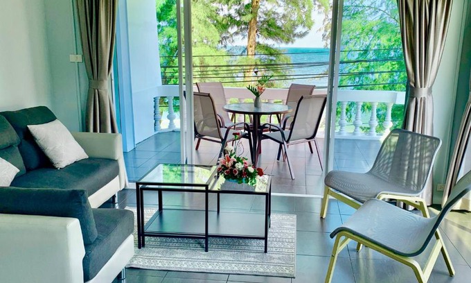 Cha-am Hotel | THE BEACH CHA AM Suites