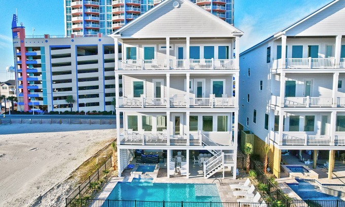 Cherry Grove Beach House | The Beach Club 8BR OF House in Cherry Grove