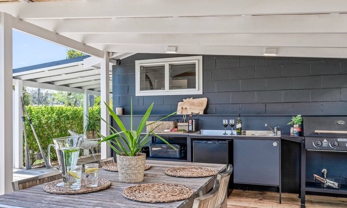Vincentia House | The Beach Hut - Vincentia