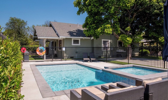 Southwest Anaheim House | The Best House. 1 mile to Disneyland with a pool, hot tub, and game room.